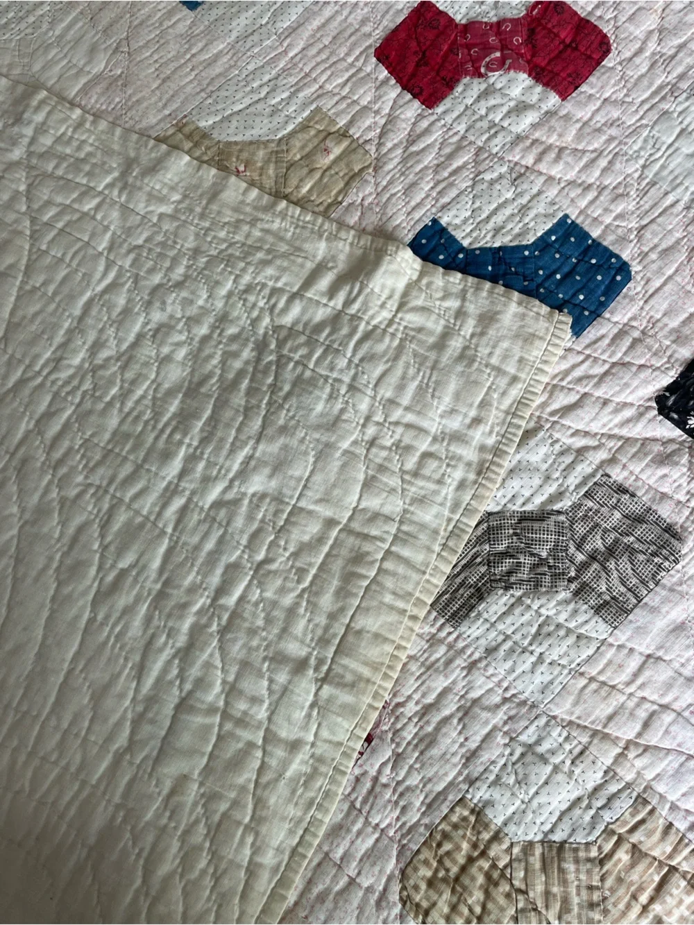 Antique 1930s 40s Bow Tie Quilt Feedsack Patchwork Hand Quilted Cutter Vintage